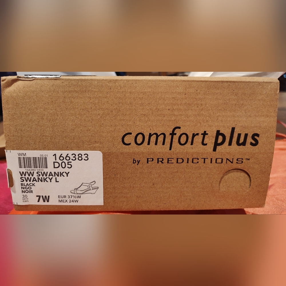 NEW!! IN BOX! COMFORT PLUS By Predictions Wedge Sandal - Picture 9 of 9